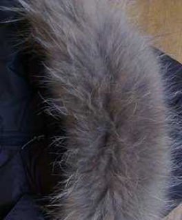 Schöne Daunenjacke mit XXL-Echtfell