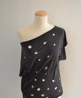 Graues Oversize-Lochshirt