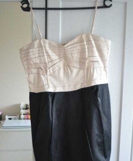 Elegantes schwarz/weißes Kleid von H&M