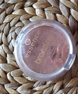 essence Bronzer compact powder shimmer #01 bronzing queen