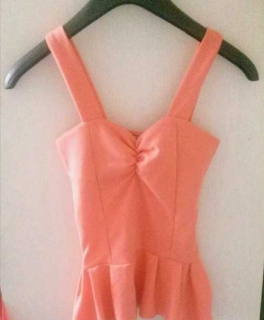 Süsses Peplum Top in Korall