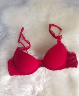 Gilly Hicks Push'Em Up Plunge