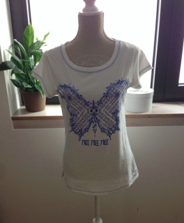 Niedliches Tshirt mit Print/Schmetterling 