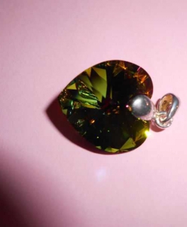 Herzanhänger aus original Swarovski Elements Silber grün