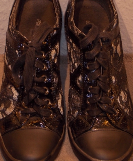 Absatzschuhe mit Spitze 