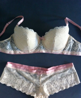 Neu, Elle Macpherson