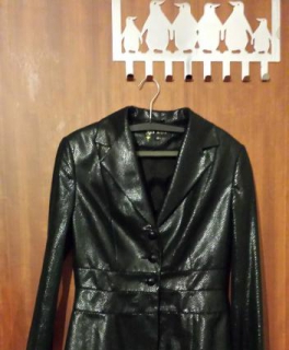 Coole unechte Schlangenlederjacke in dunkelgrün