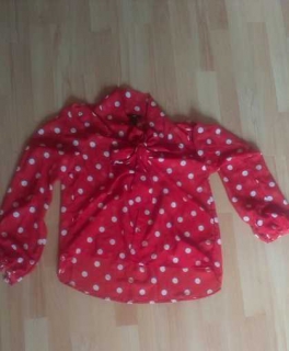 Rot weiß gepunktete Bluse 