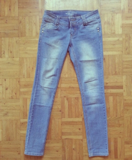 hellblaue Röhrenjeans, vintage