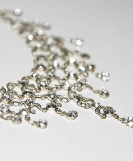 Schicke silberne Strasskette