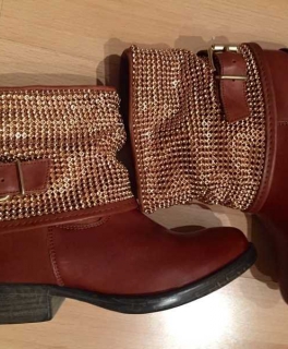 Lederboots in hellbraun/gold mit goldener Schnalle 