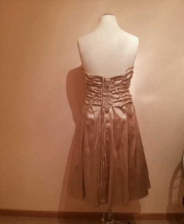 Goldenes Abendkleid