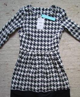 Schwarz-Weißes Kleid mit Hahnentrittmuster *neu*
