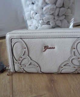 NEU Guess Original Clutch Trixia Milk Geldbeutel mit Etikett
