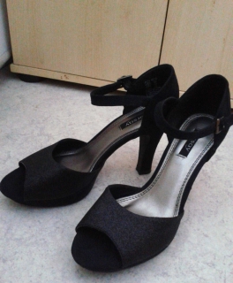 Schicke Schuhe zum Weggehen