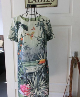 Sommerkleid mit Dschungel-Print von H&M
