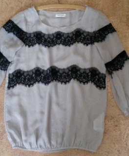 Schicke Bluse mit Spitzenborte