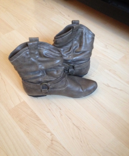 braune Stiefellette, Größe 37