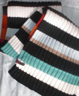 bunt gestreifter Strickschal von CECIL