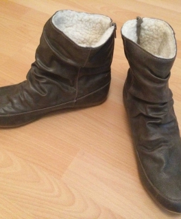 Schöne Stiefelette in kaki-grau Gr. 39