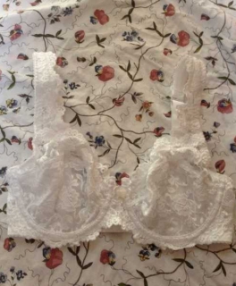 Weißer Spitzen BH mit Bügeln 75E