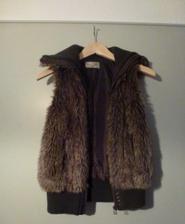 stylische Fellweste