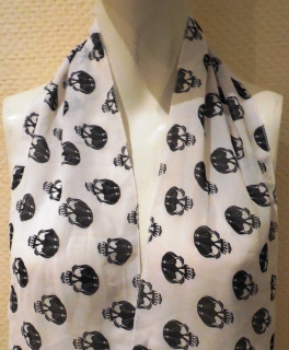 Seidiges Tuch, Totenkopfmotiv!