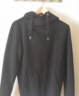 Schwarzer Pulli S