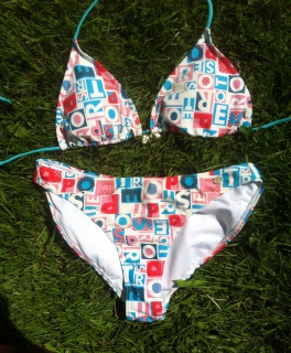 Bikini Protest rosa blau weiß