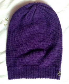 Lilafarbene Wollmütze