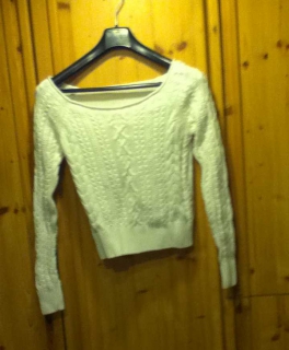 Schulterfreier weißer Pullover von H&M