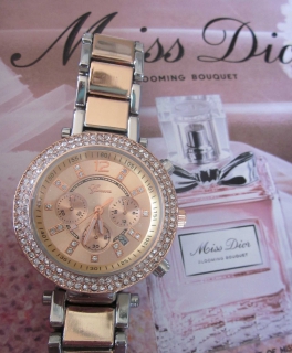 zauberhafte rosegold mit silber farbene Blogger Strass Uhr mit Datumsanzeige wie neu aus Sammlung