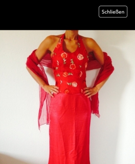 edles rotes Abendkleid
