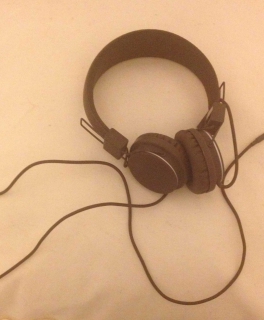 Urbanears Kopfhörer in Braun