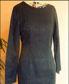 elegantes enges Kleid 