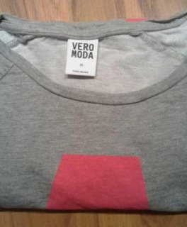 Pullover mit Buchstabe