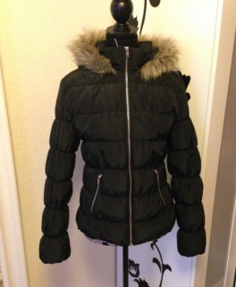 schwarze Winterjacke H&M