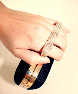 Schicke Clutch mit Ringen