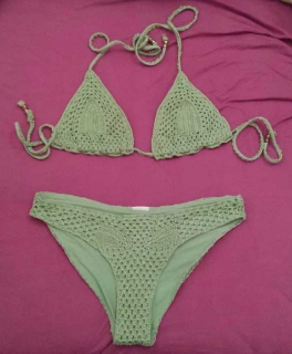 Mint farbener Bikini in Strickoptik Look