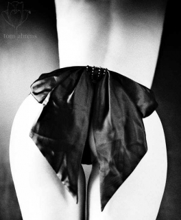 Höschen Tanga Schleife Schwarz Seide Strass S 36 / 38