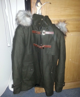 Toller Dufflecoat Zara khaki Fellkragen Schnallen