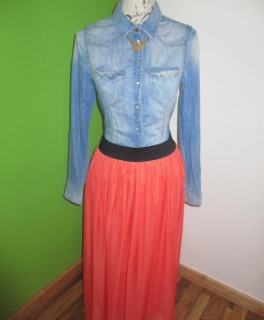 Blogger Outfit Jeansbluse & Pfirsichfarbener bodenlanger Rock