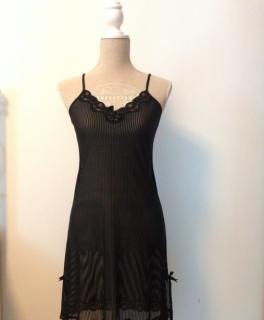 Süßes Nachthemd/Kleid in schwarz