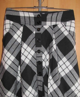 schöner H&M Rock kariert, nur einmal getragen