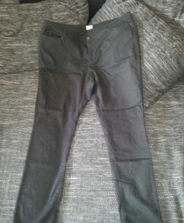 Junarose-Röhrenjeans