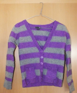 gestreifte Rockabilly-Strickjacke,  grau lila Wolle, H&M