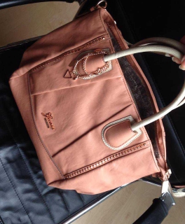 Neuwertige Tasche von GUESS