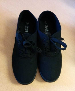 Schwarze Stoffschuhe neu und ungetragen 