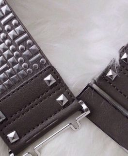 Schöner Gürtel / Hüftgürtel von Mango silber Pailletten Nieten Steinchen