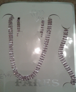 breites Strass-Set mit lila Steinchen
